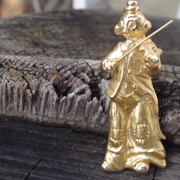 Cute Vintage Clown Playing Violin Brooch - Picture 1 of 6